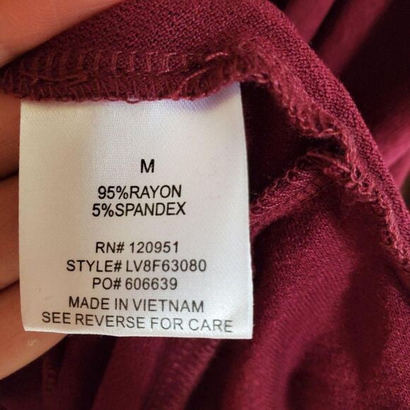 Olive & Oak Womens Top Red M V-Neck Front Knot Shirt Long Sleeve New - Picture 8 of 9